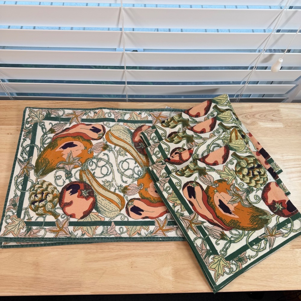 Bloomingdales Cotton Placemats & Napkina Set of 4 Harvest Vegetable Vintage fall